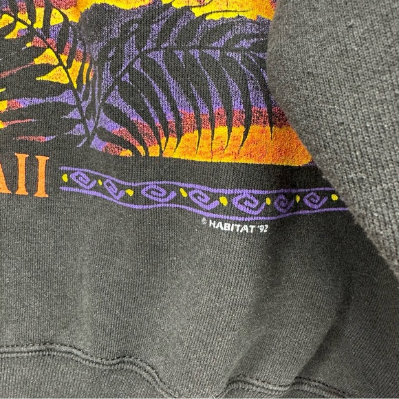 VINTAGE Hawaii 80s Pullover Crewneck Sweatshirt Black All Over Print - Picture 5 of 6